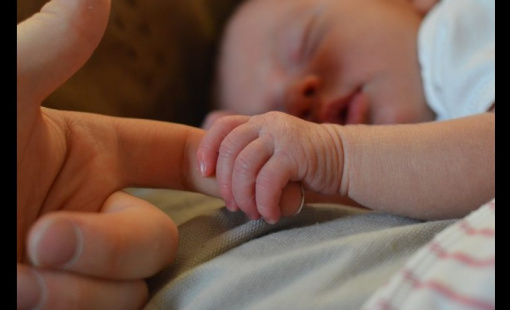 bebe-recien-nacido-min