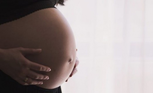 mujer-embarazada min mujer-embarazada min