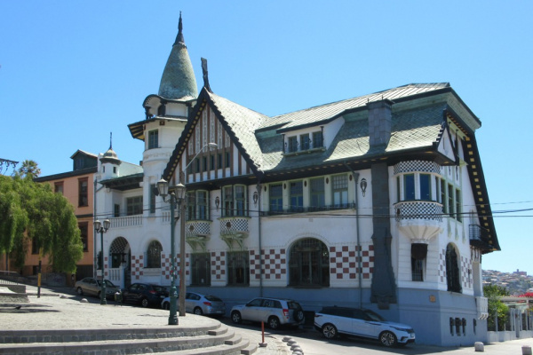 The art-nouveau Palacio Baburizza (1916) in Valparaiso, Chile, is now the city's Museo de Bellas Artes.